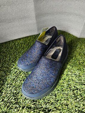 Bzees Go Go Slip-On Sneakers Navy Size 7 NIB Machine Washable
